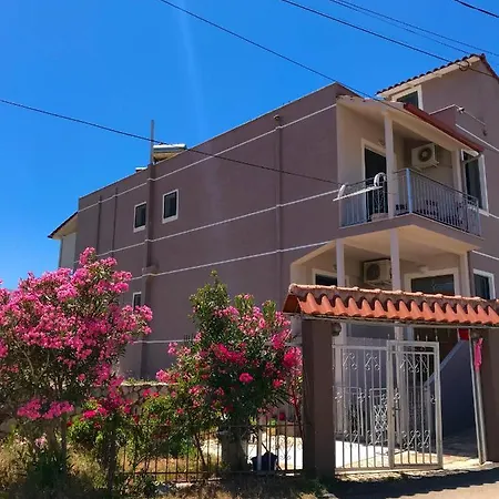 Dovinefa Apartmán *