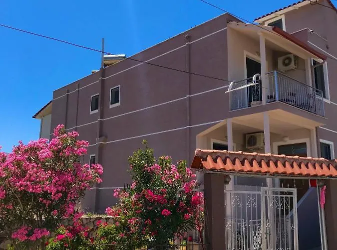 Dovinefa Apartamento *